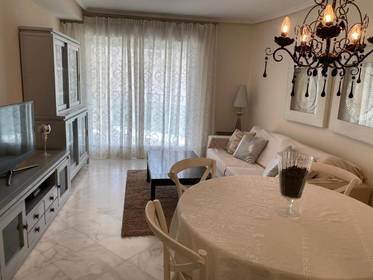 Elegant 2-Bedroom Apartment In Benidorm With Private Pool And Scenic Garden Views Cala de Finestrat Exterior photo
